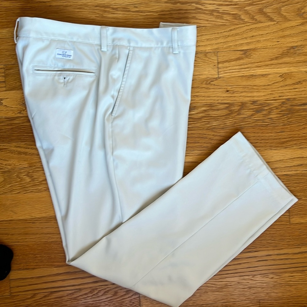 Vineyard Vines men’s golf Links pant 33x30 light stone like new